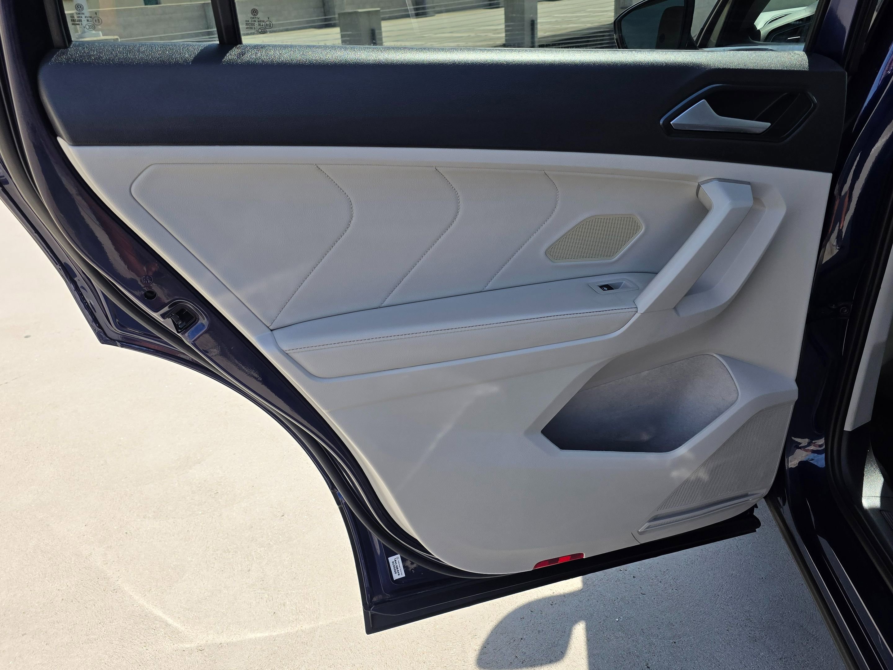 Used 2022 Volkswagen Tiguan SE FWD image 22