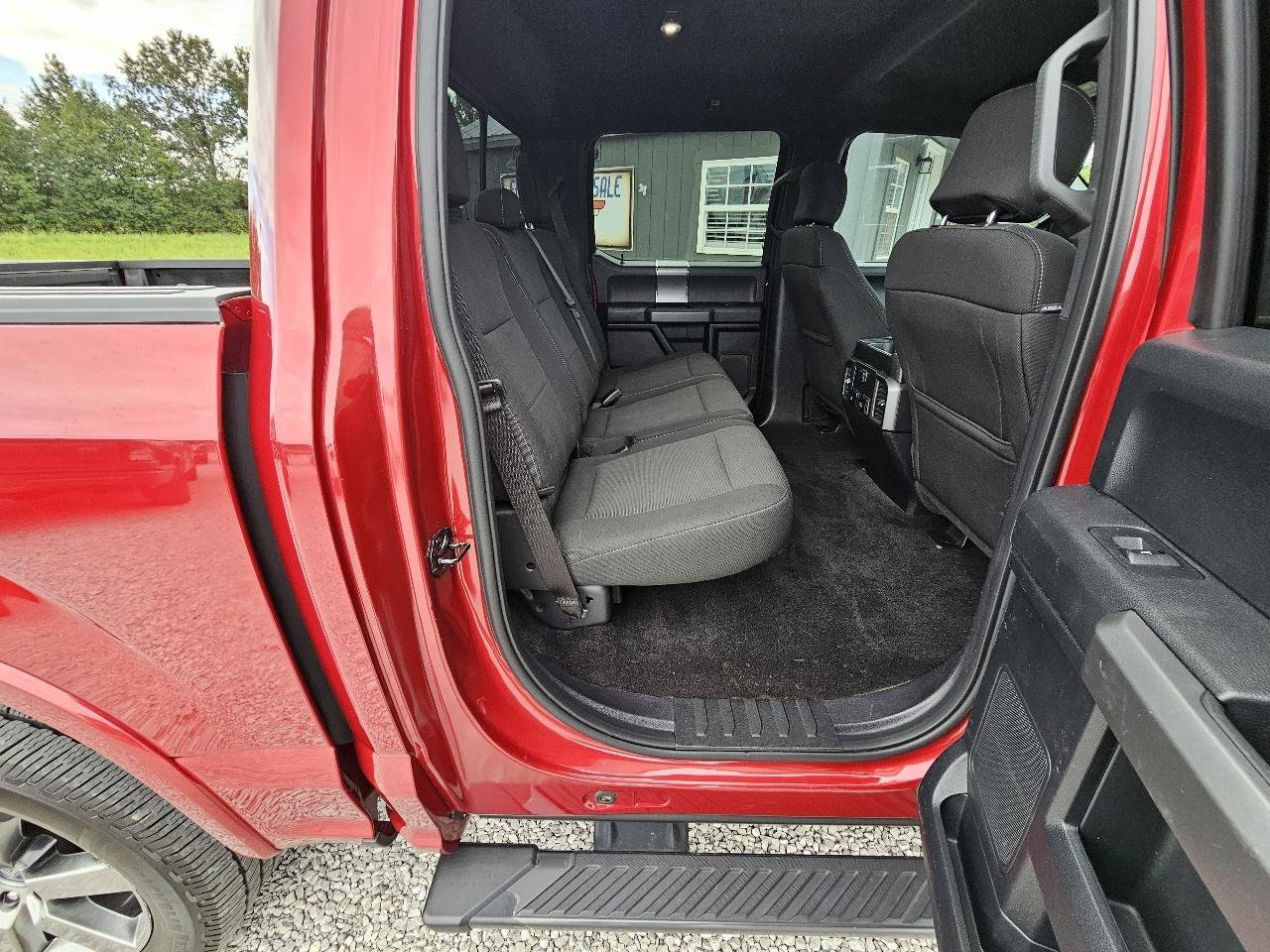Used 2017 Ford F150 XLT w/ Equipment Group 302A Luxury AWD/4WD image 24