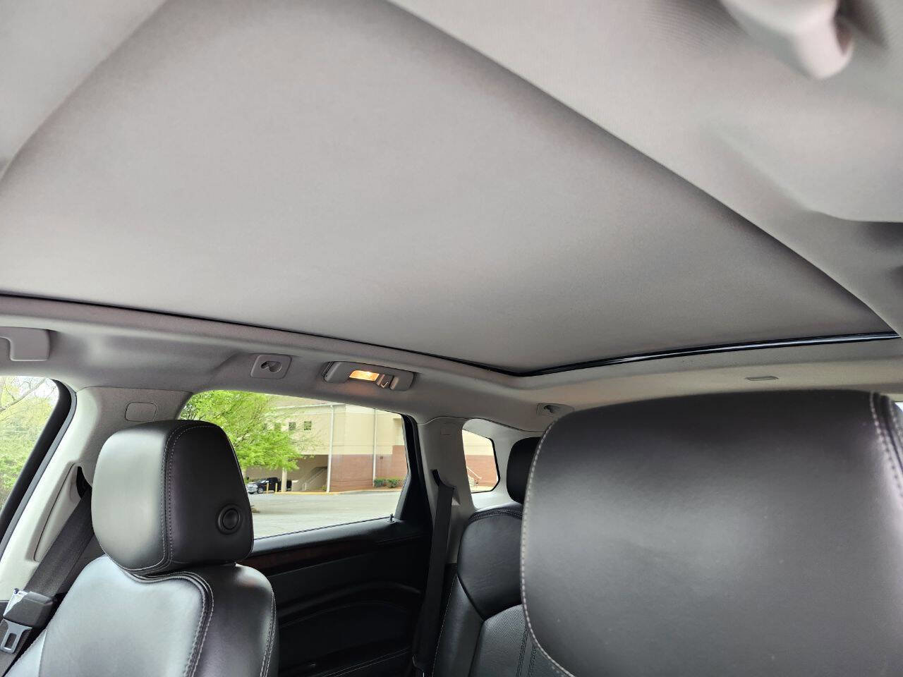 Used 2016 Cadillac SRX Luxury image 10