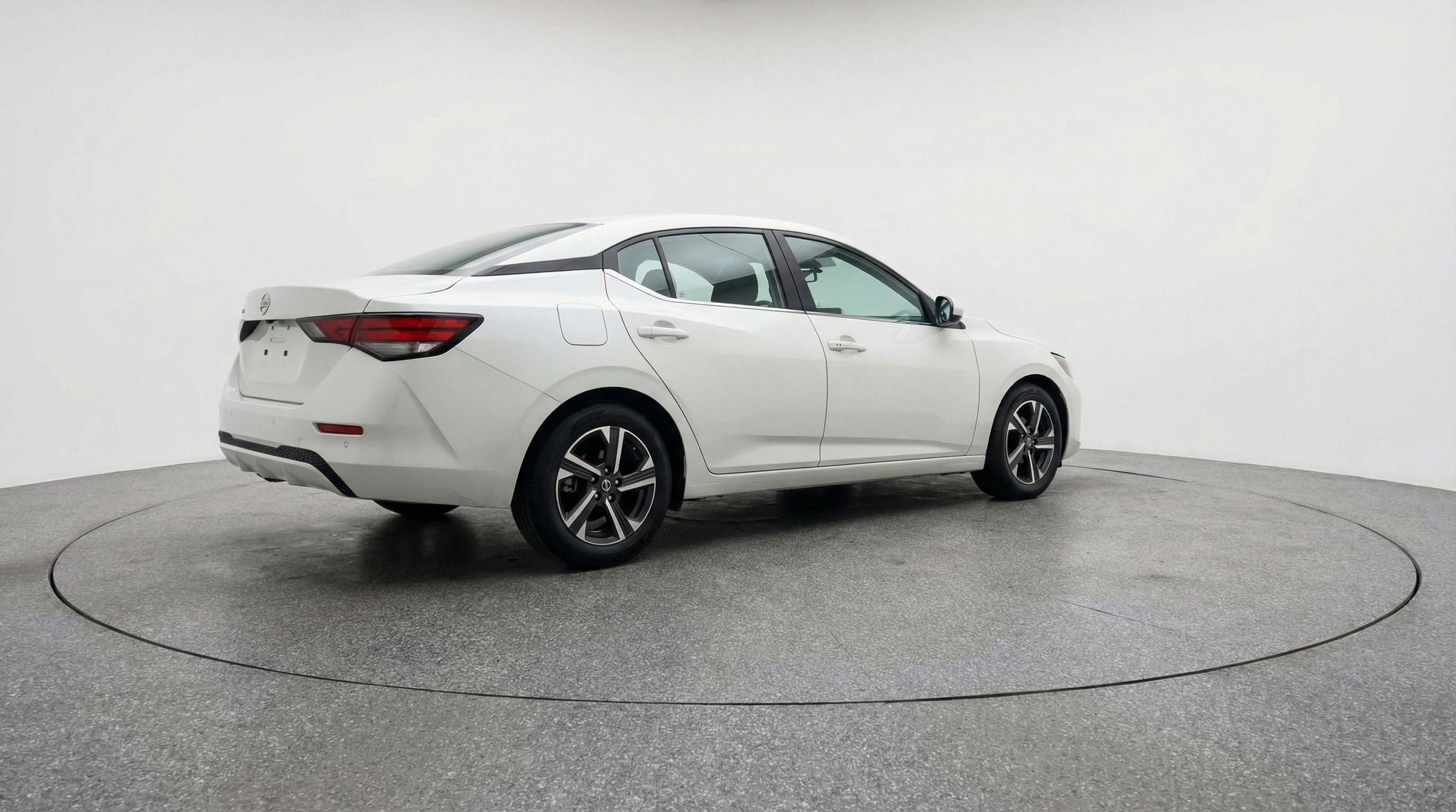 Used 2025 Nissan Sentra SV FWD image 9