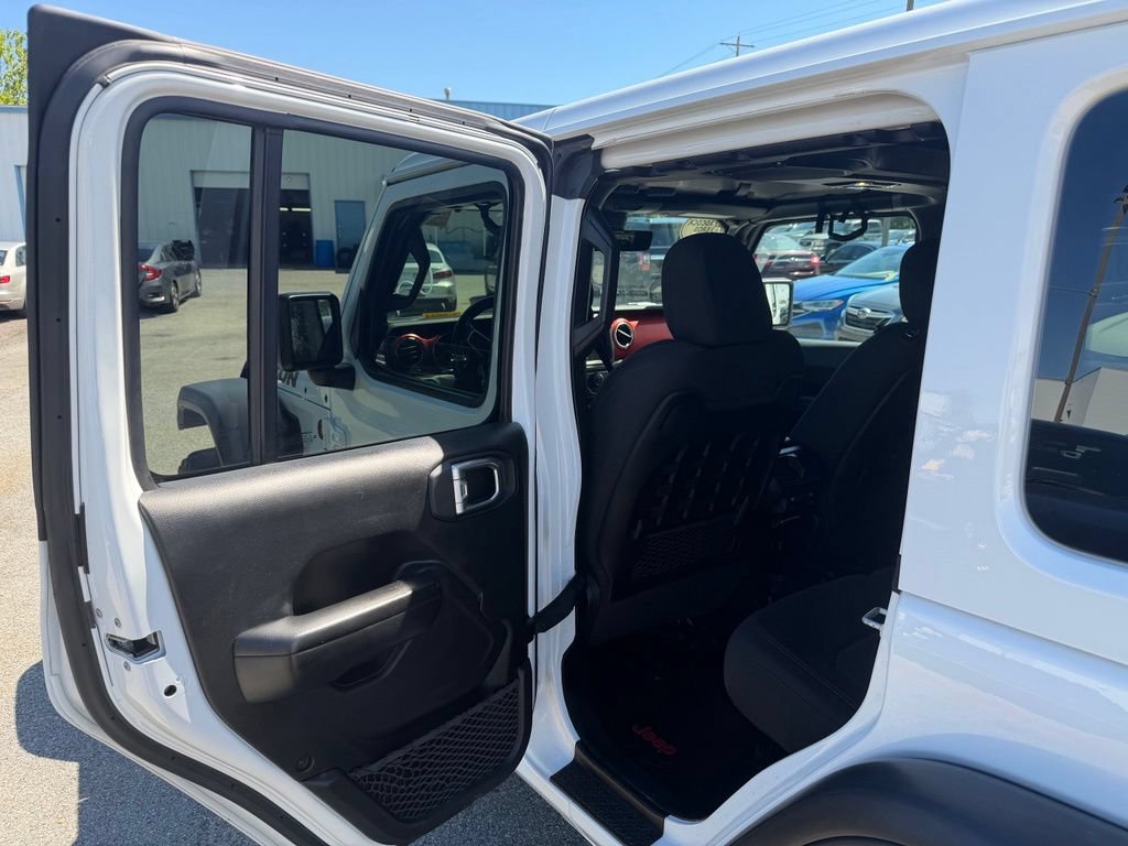 Used 2021 Jeep Wrangler Unlimited Rubicon AWD/4WD image 7