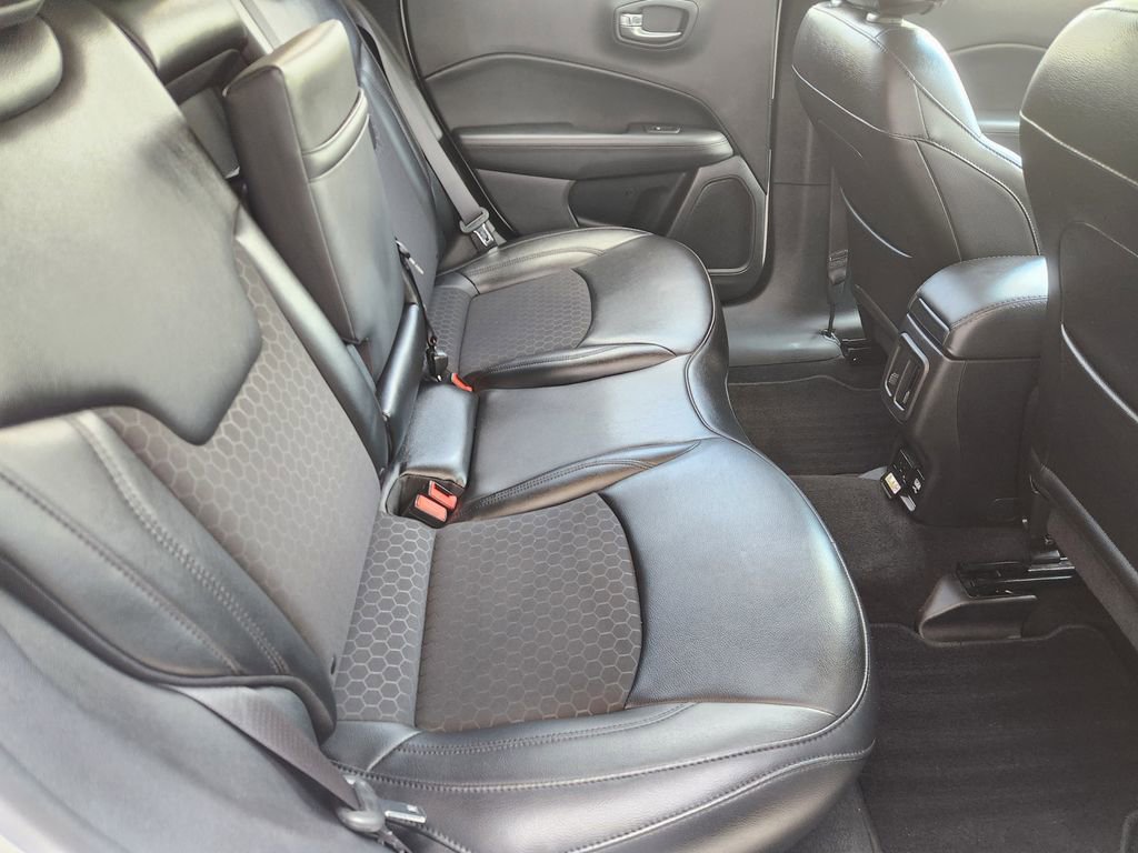 Used 2019 Jeep Compass Altitude image 32