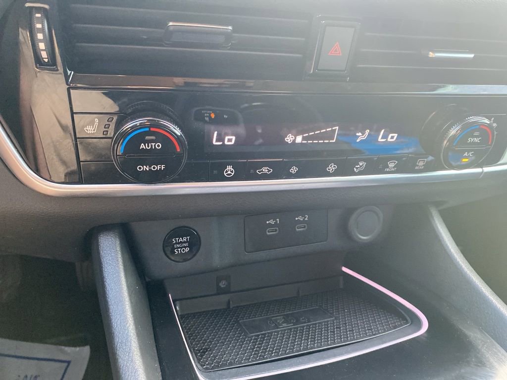 Used 2024 Nissan Rogue SL image 26