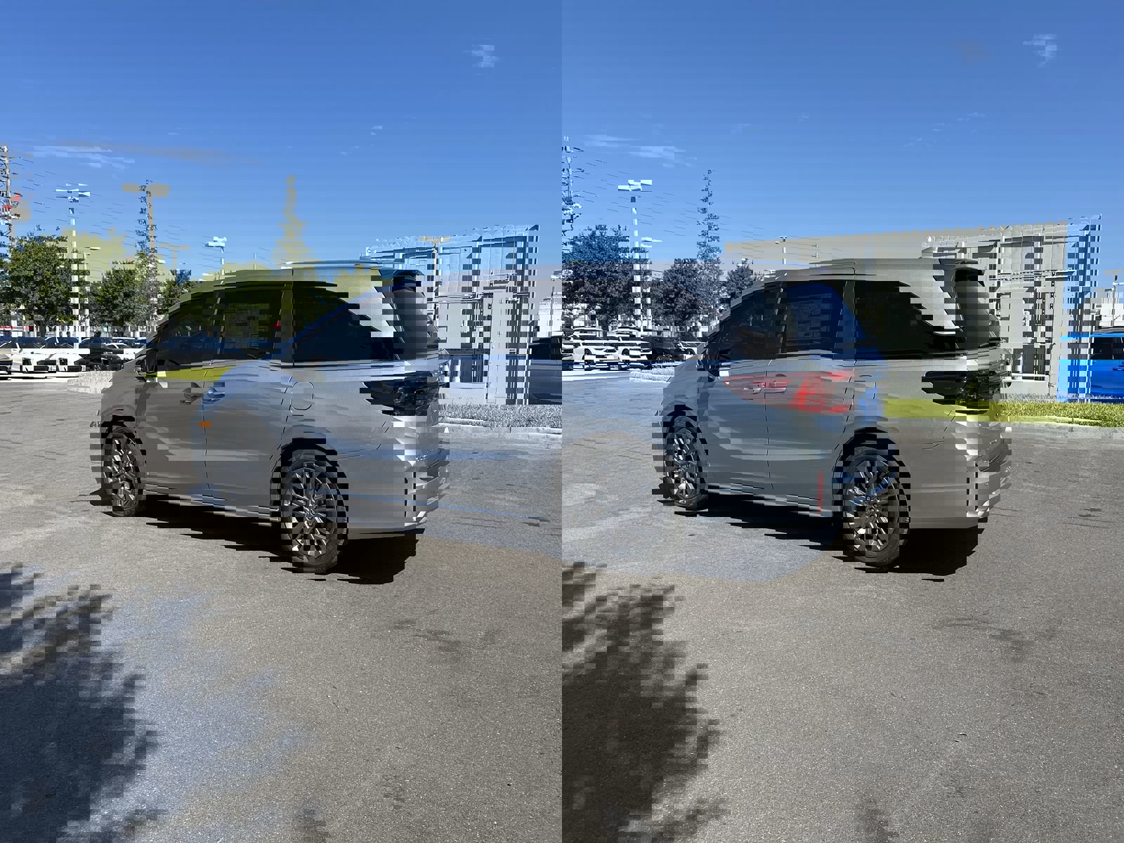 New 2026 Honda Odyssey Touring image 5
