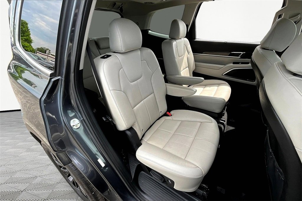 Used 2022 Kia Telluride SX w/ Nightfall Edition Package image 27