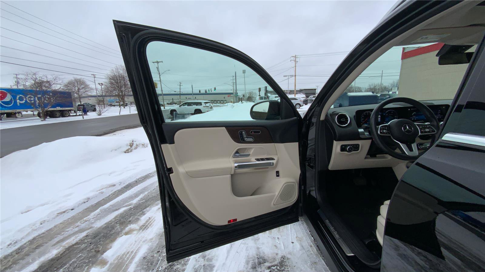 Used 2020 Mercedes-Benz GLB 250 4MATIC image 20