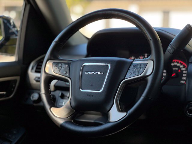 Used 2015 GMC Yukon Denali w/ Premium Package AWD/4WD image 30