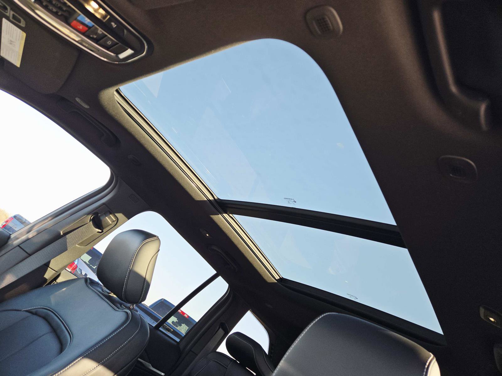 New 2026 Jeep Grand Cherokee Limited Reserve image 9