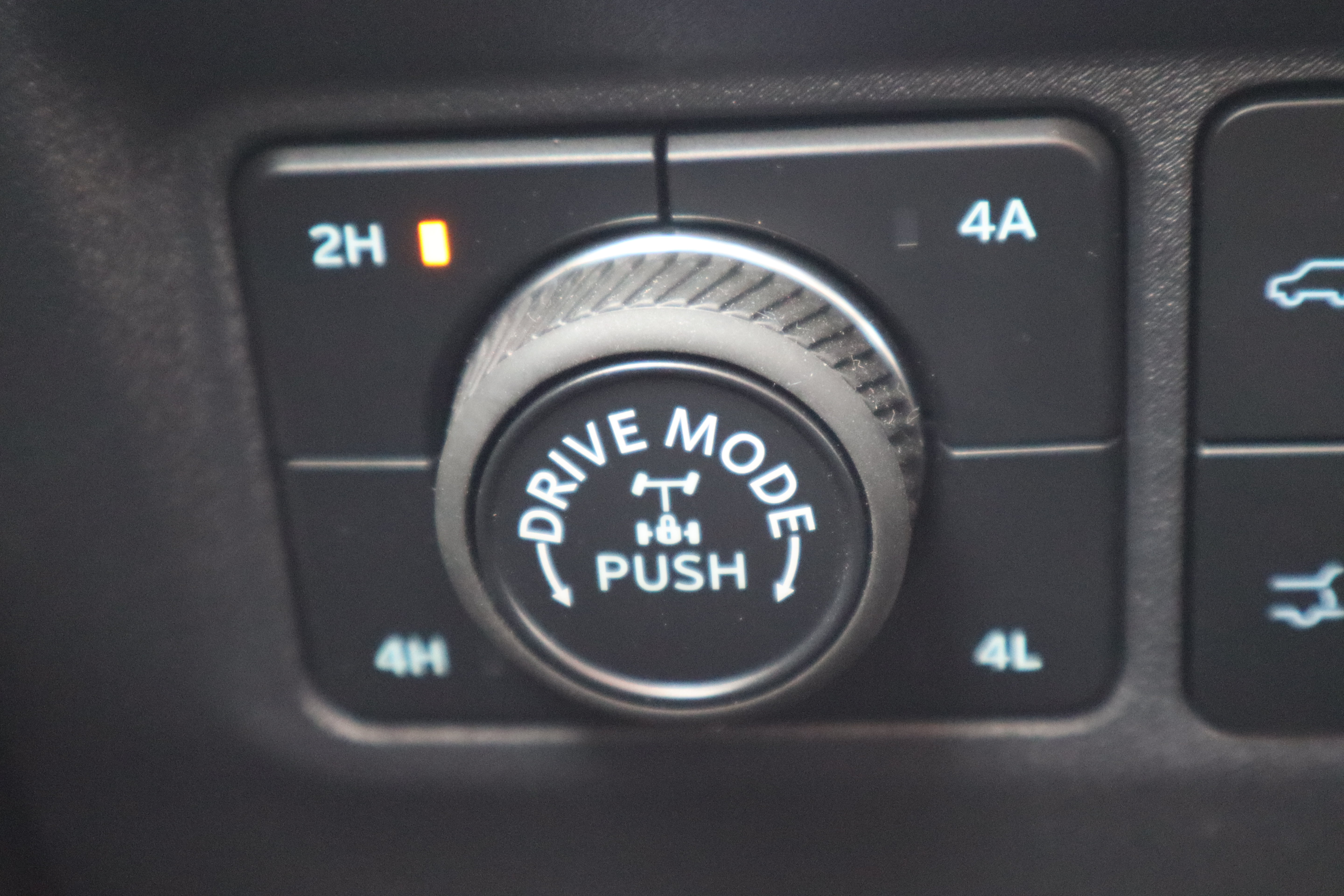 Used 2025 Ford Expedition Tremor AWD/4WD image 32