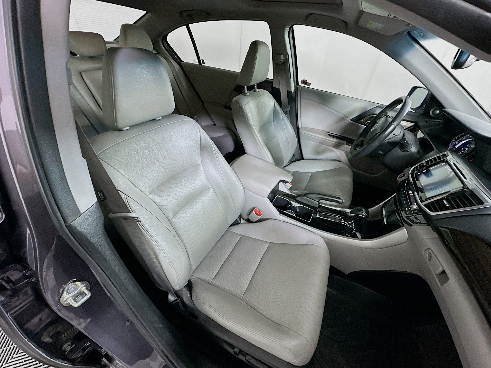 Used 2017 Honda Accord EX-L image 30