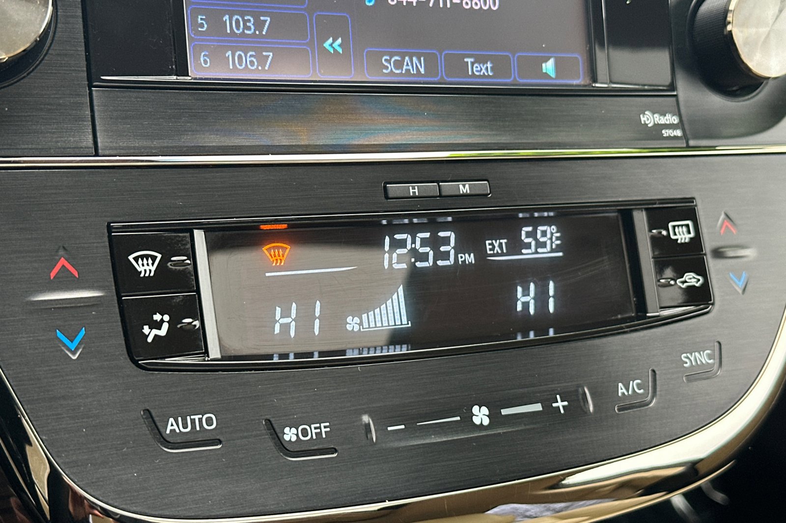 Used 2014 Toyota Avalon XLE Touring image 19