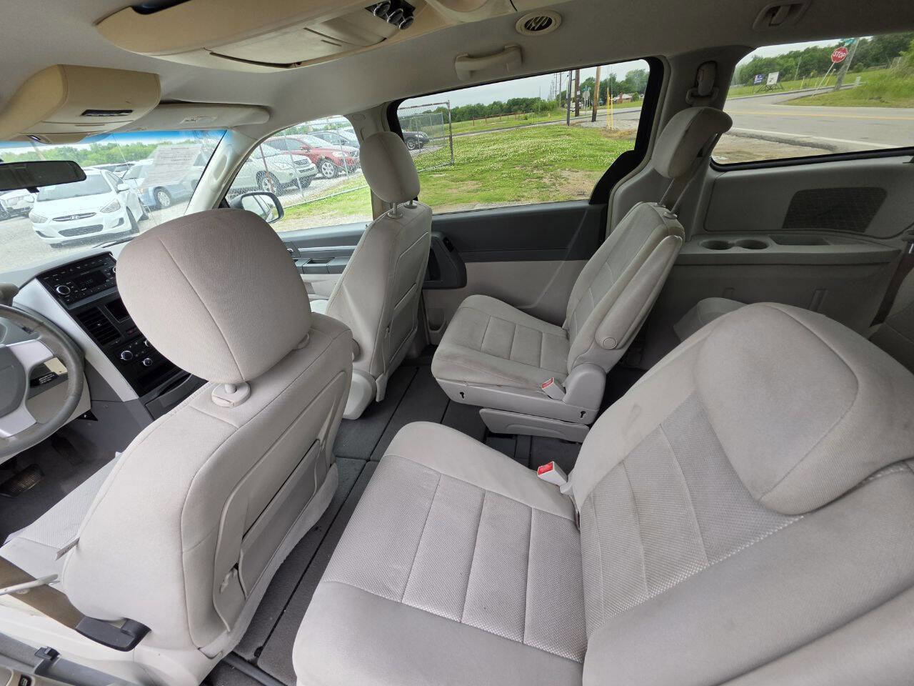 Used 2008 Dodge Grand Caravan SXT FWD image 4