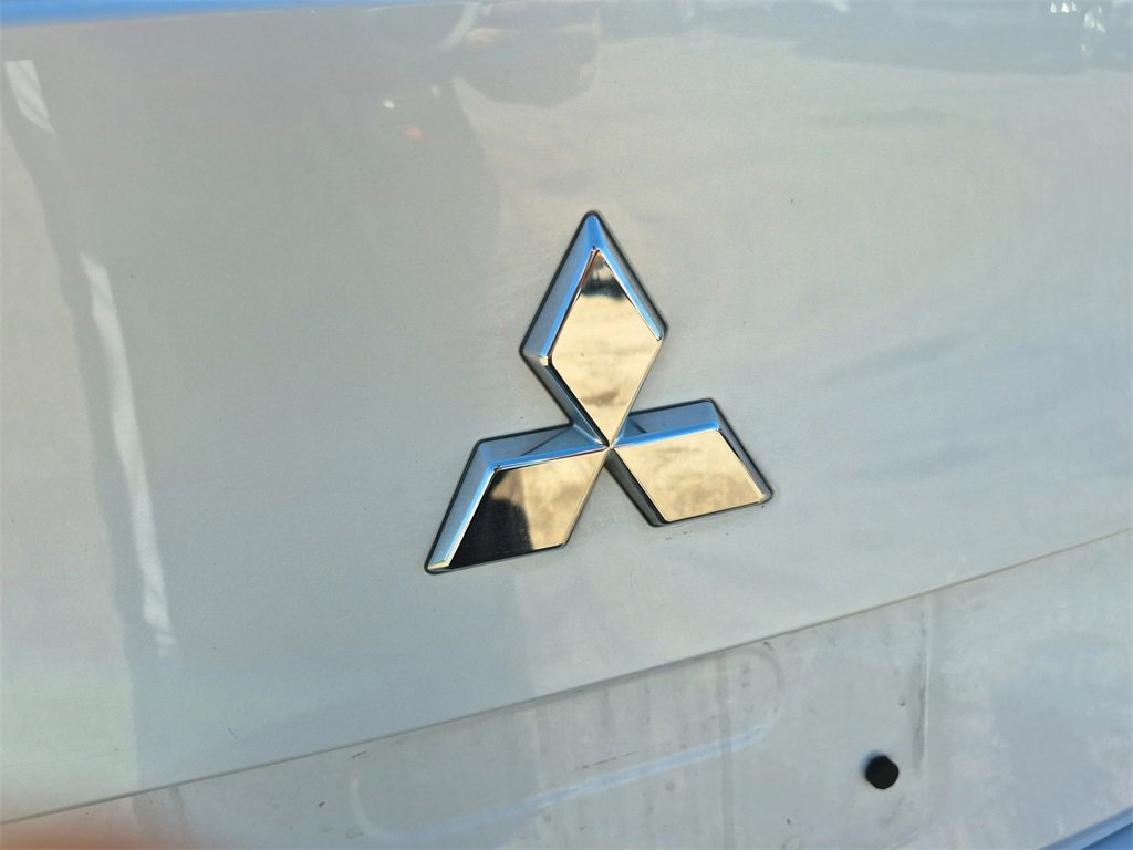 Used 2024 Mitsubishi Outlander 4WD Plug-In Hybrid image 12