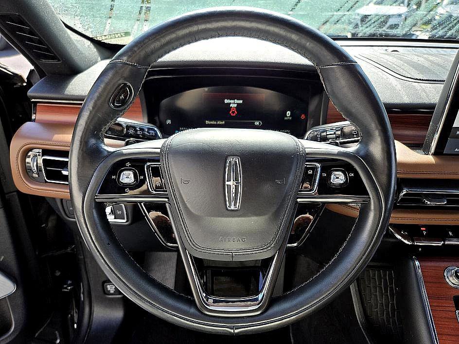 Used 2023 Lincoln Aviator Reserve w/ Equipment Group 201A image 25