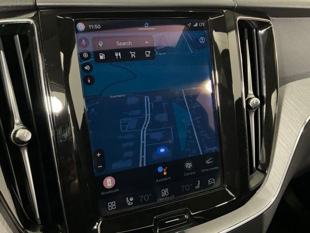 Certified 2025 Volvo XC60 B5 Plus image 13