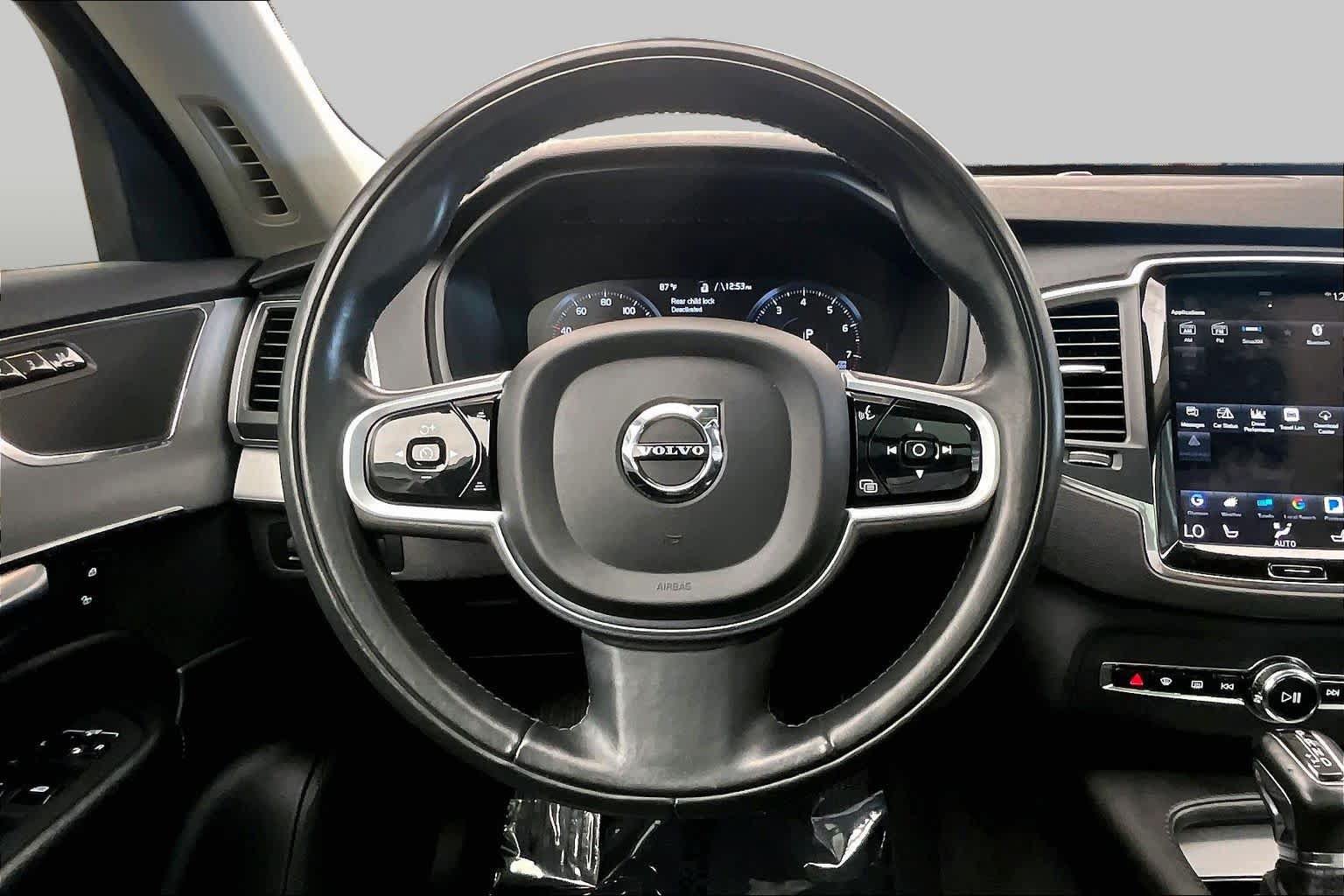 Used 2022 Volvo XC90 T5 Momentum w/ Climate Package AWD/4WD image 6
