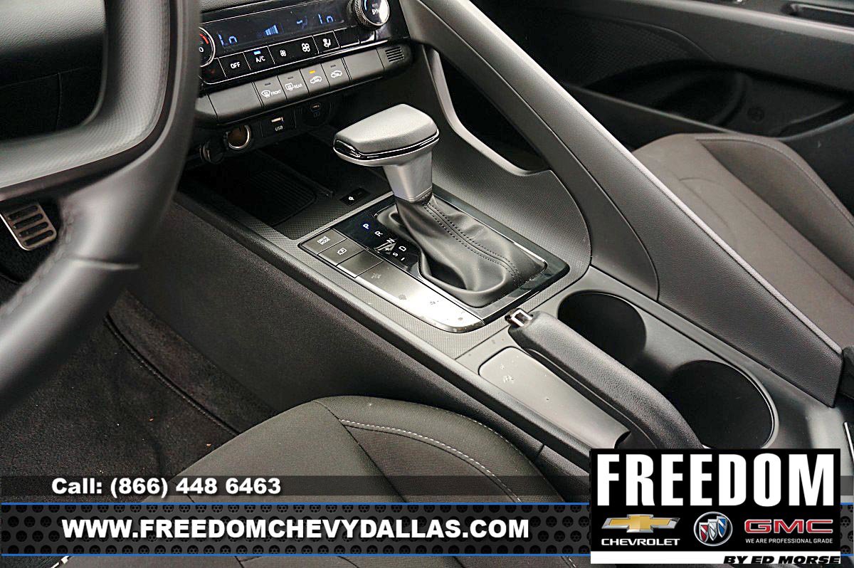 Used 2025 Hyundai Elantra Sport FWD image 27