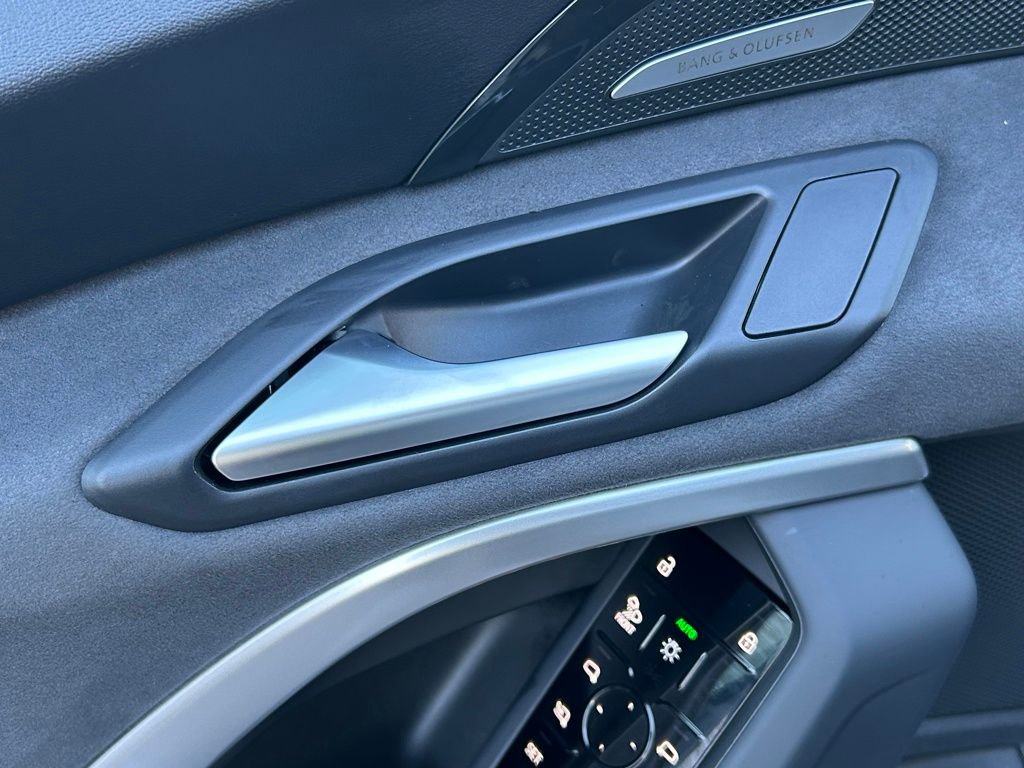 Used 2025 Audi SQ5 Premium Plus w/ Premium Plus Package image 69