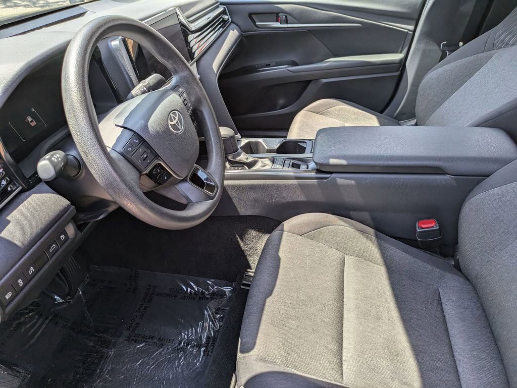 Used 2025 Toyota Camry LE image 24