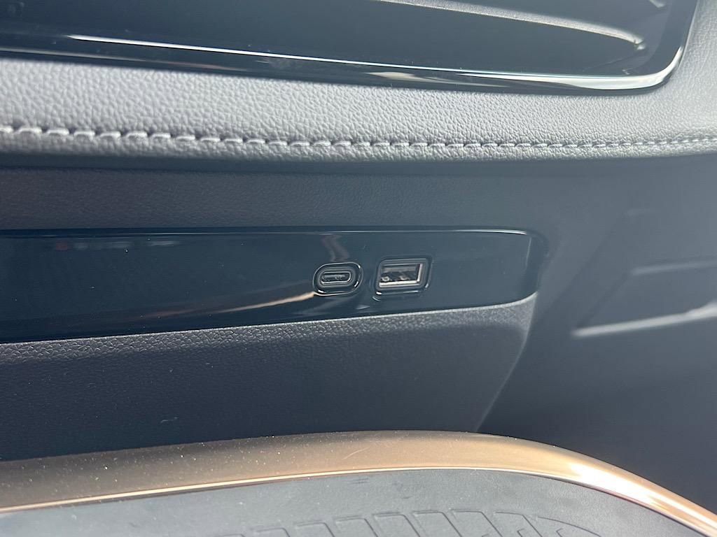 New 2026 Buick Enclave Avenir w/ Super Cruise Package image 26