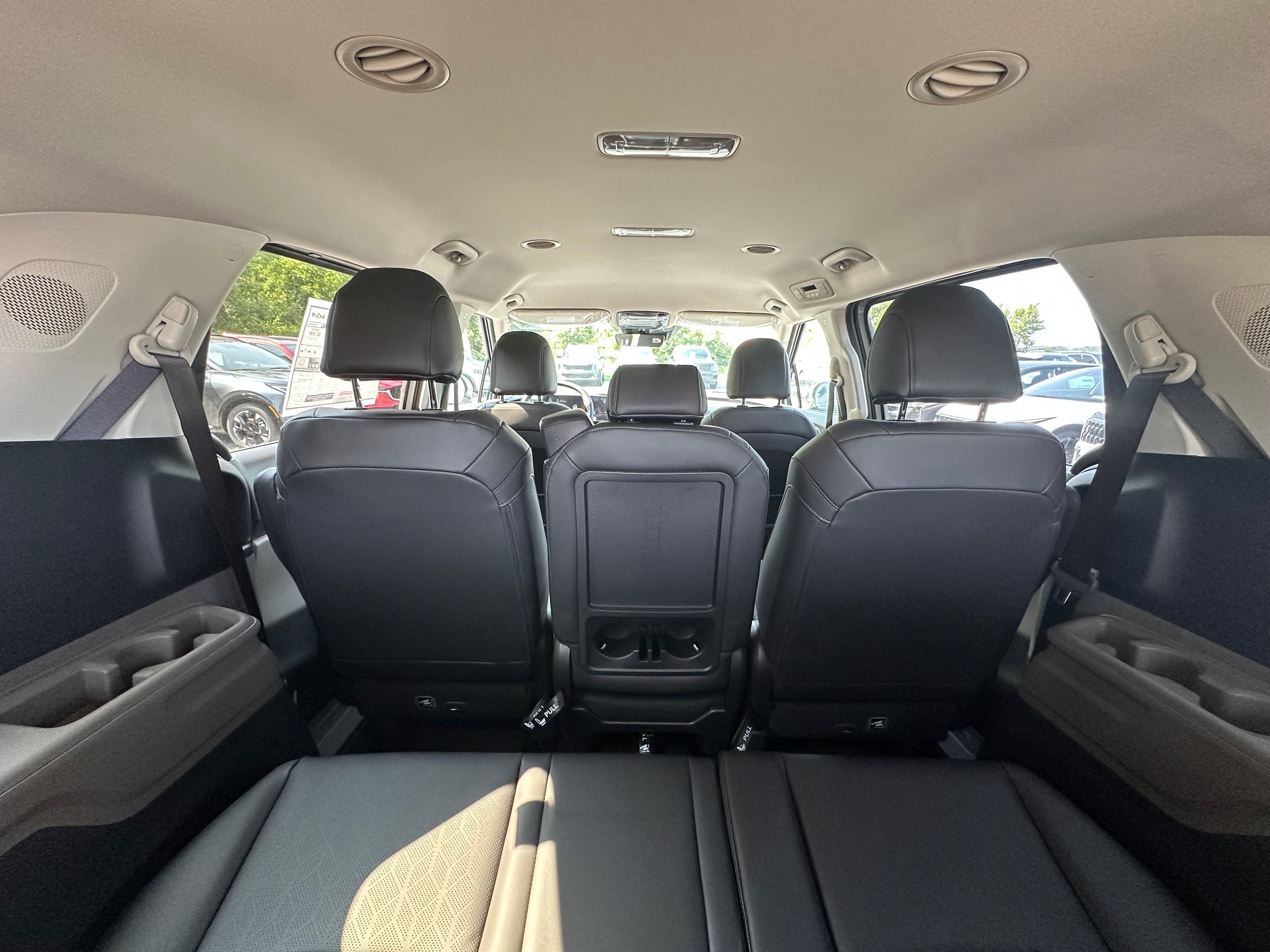 New 2027 Kia Carnival FWD image 11