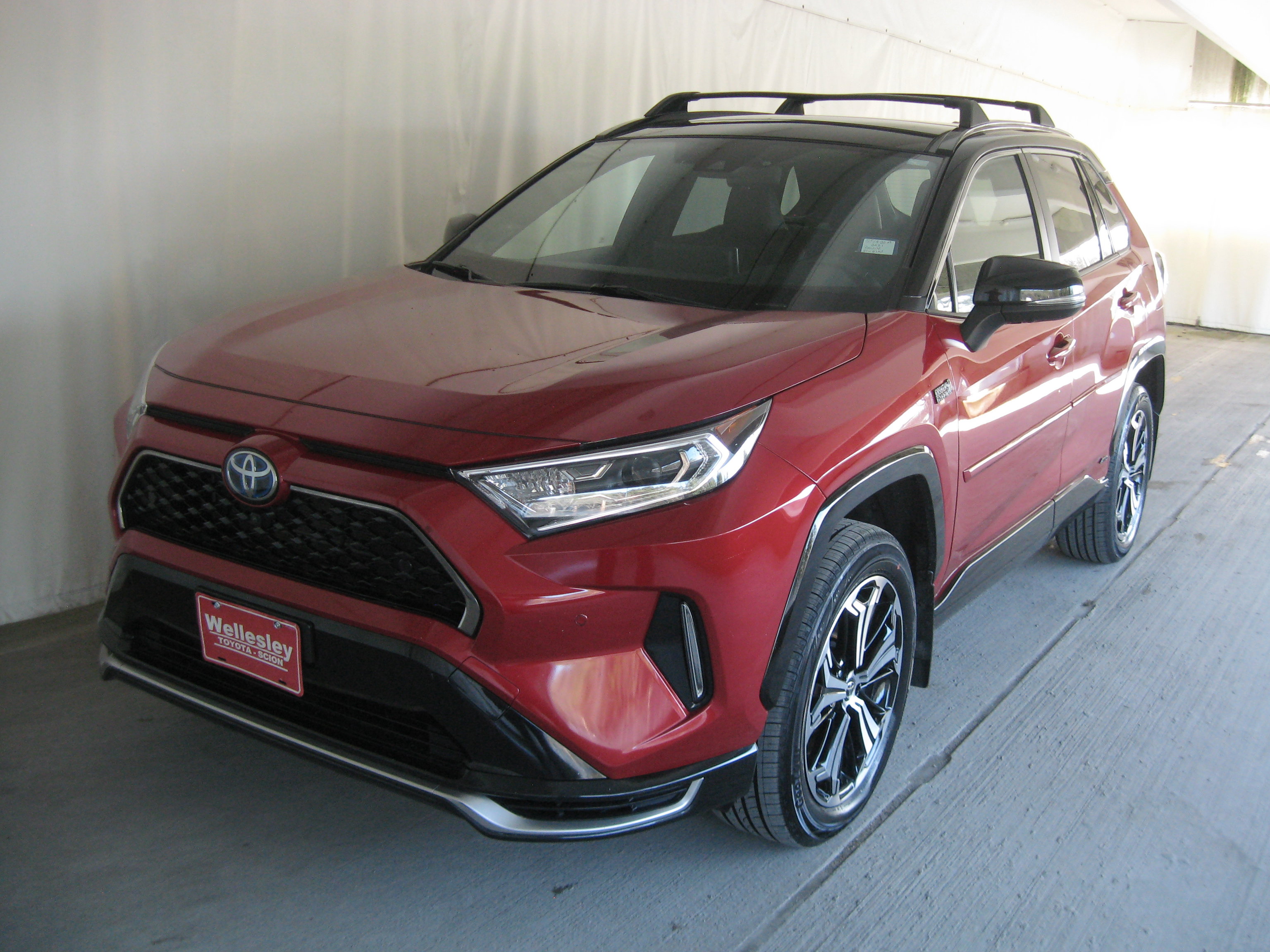 Used 2021 Toyota RAV4 XSE w/ Premium Package image 25
