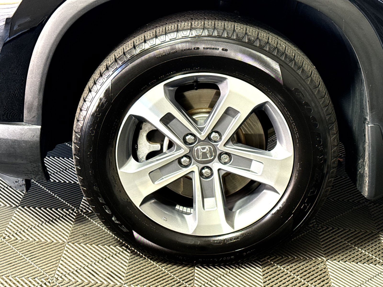 Used 2025 Honda Pilot EX-L image 12