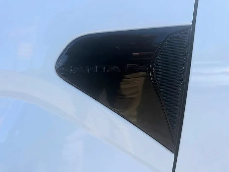 Used 2025 Hyundai Santa Fe SE FWD image 33