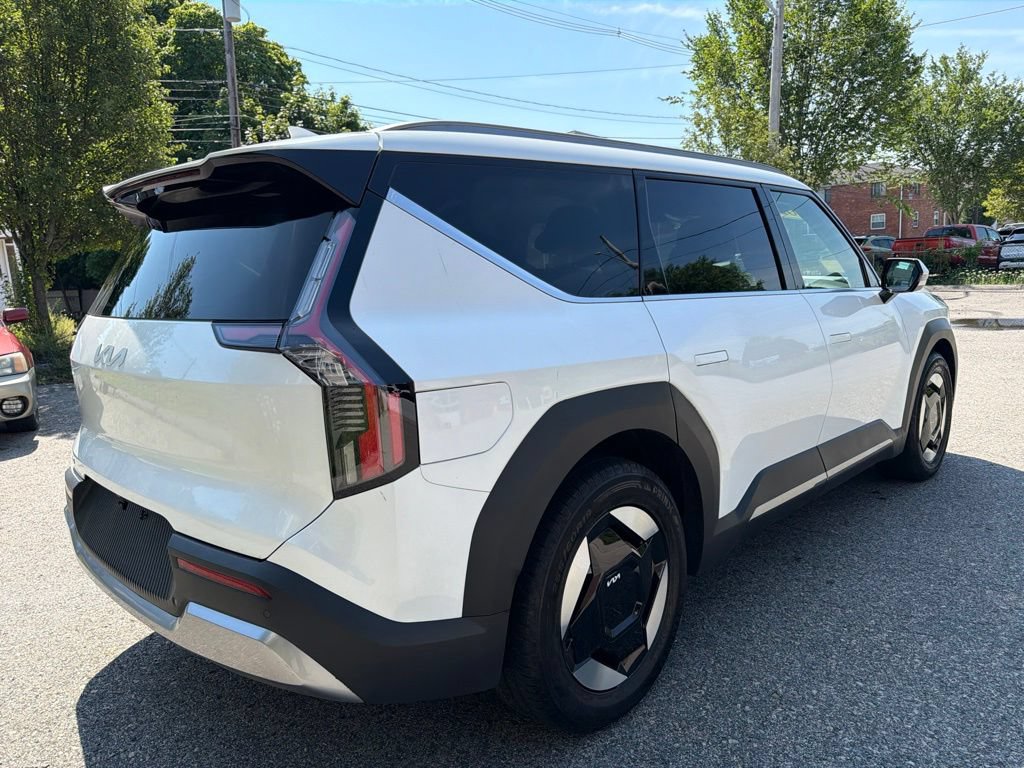 Certified 2024 Kia EV9 Wind AWD/4WD image 7