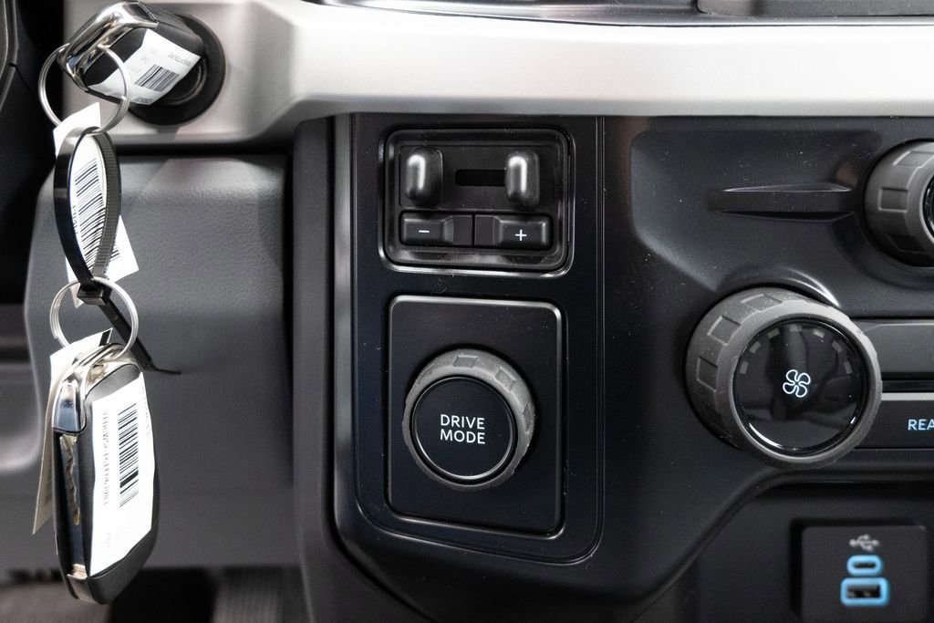 New 2026 Ford F550 XL image 15