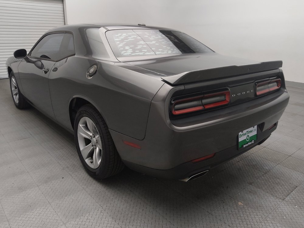 Used 2018 Dodge Challenger SXT RWD image 5