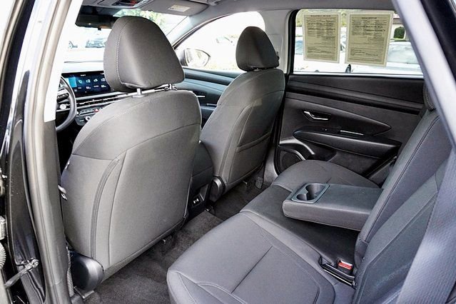 Certified 2025 Hyundai Tucson SE image 18