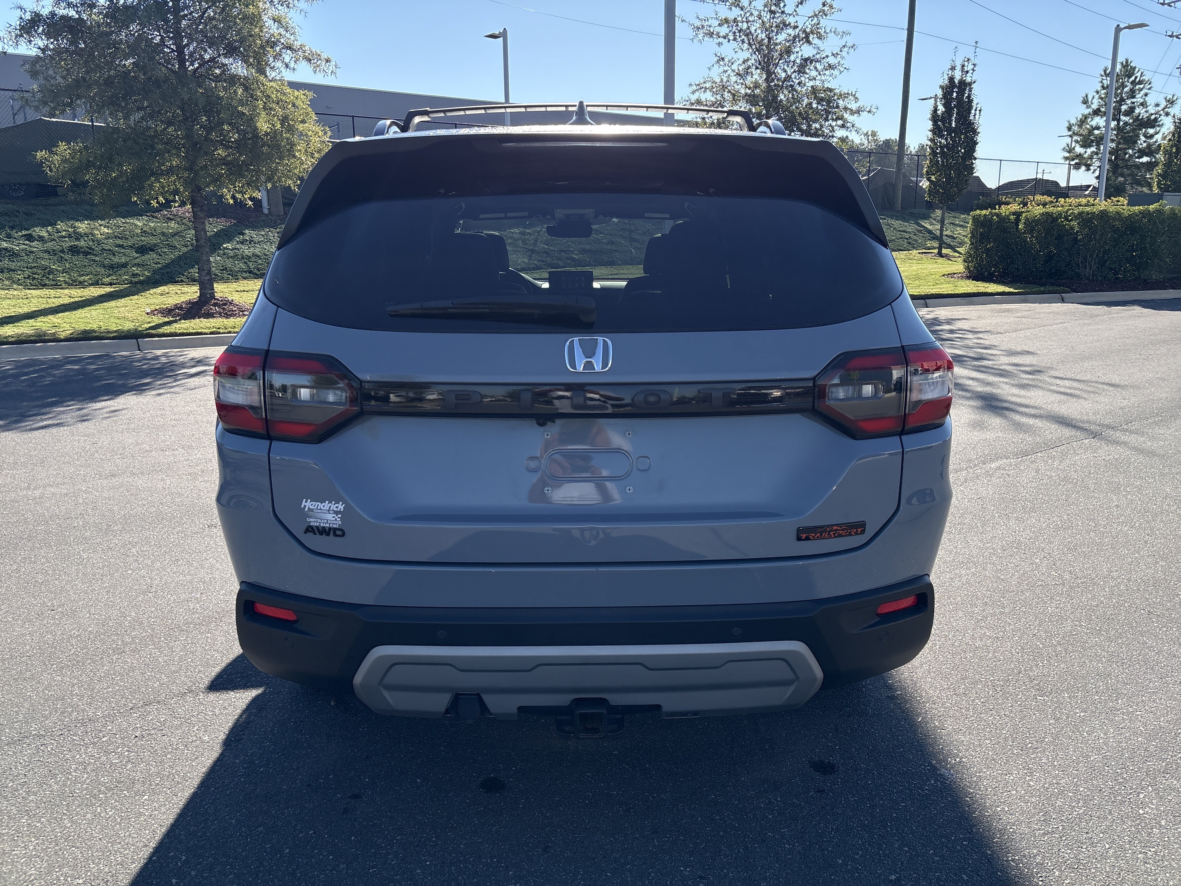 Used 2025 Honda Pilot TrailSport image 8