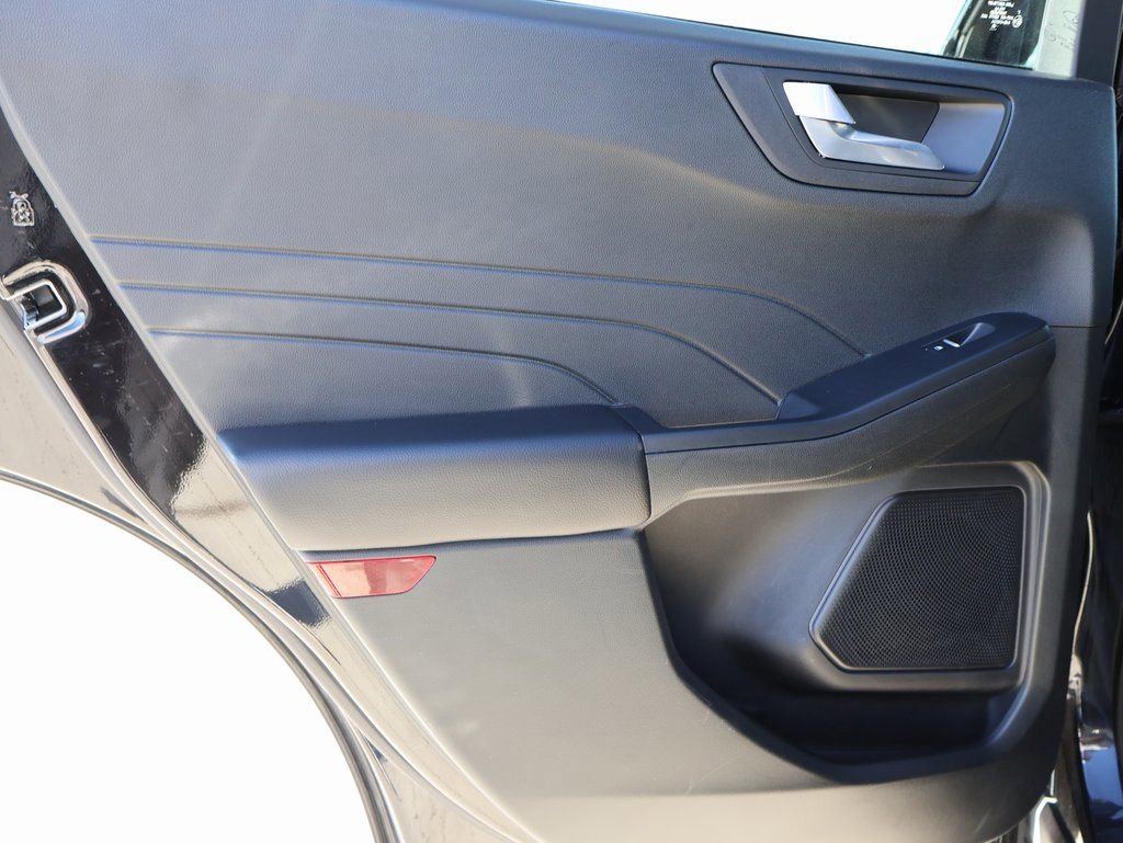 Certified 2025 Ford Escape ST-Line image 17