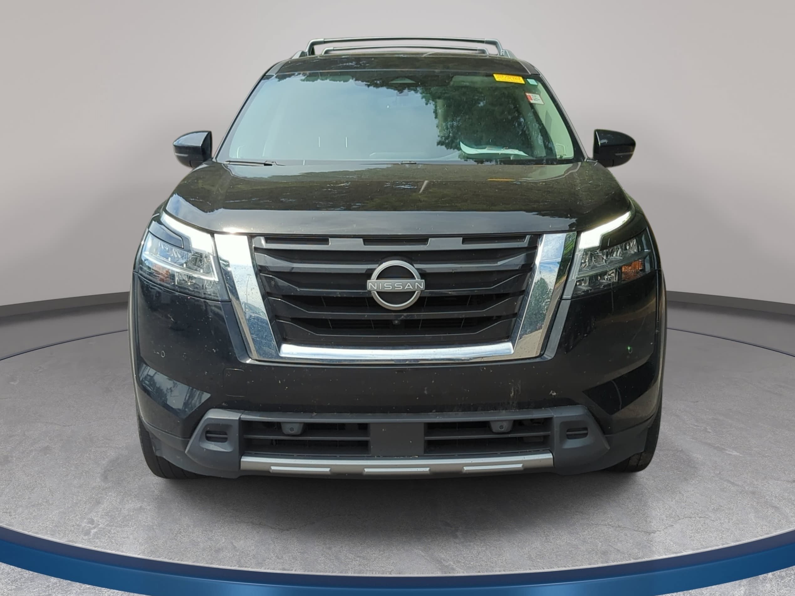 Used 2024 Nissan Pathfinder Platinum w/ Cargo Package AWD/4WD image 4