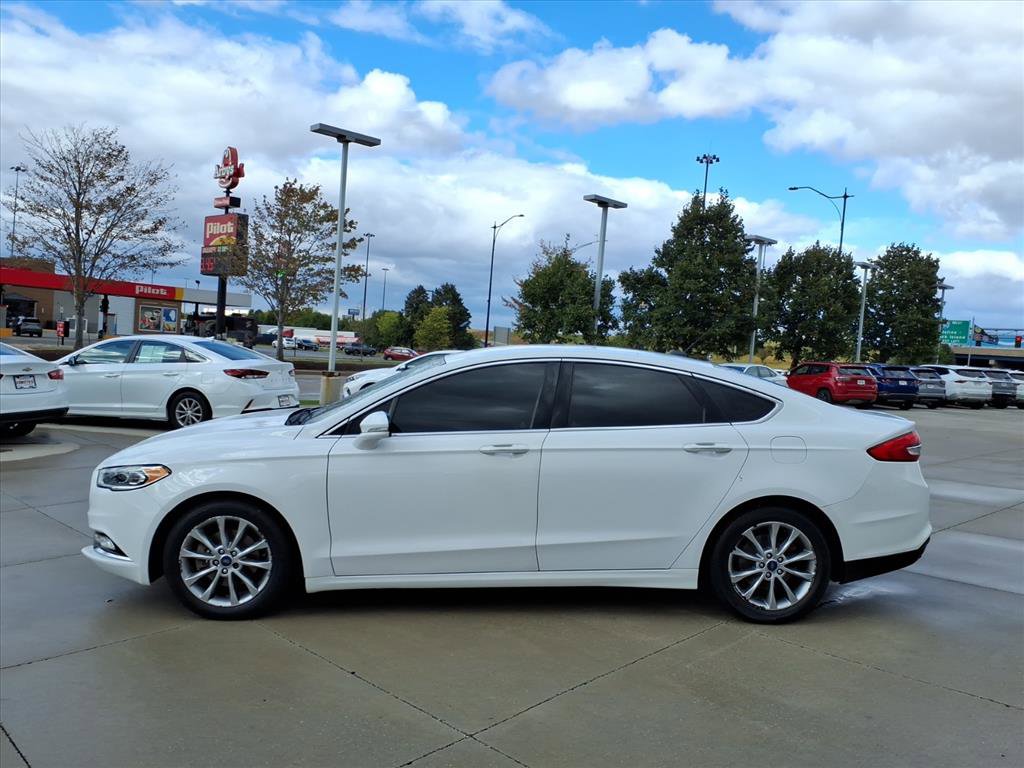 Used 2017 Ford Fusion SE w/ Equipment Group 602A image 5