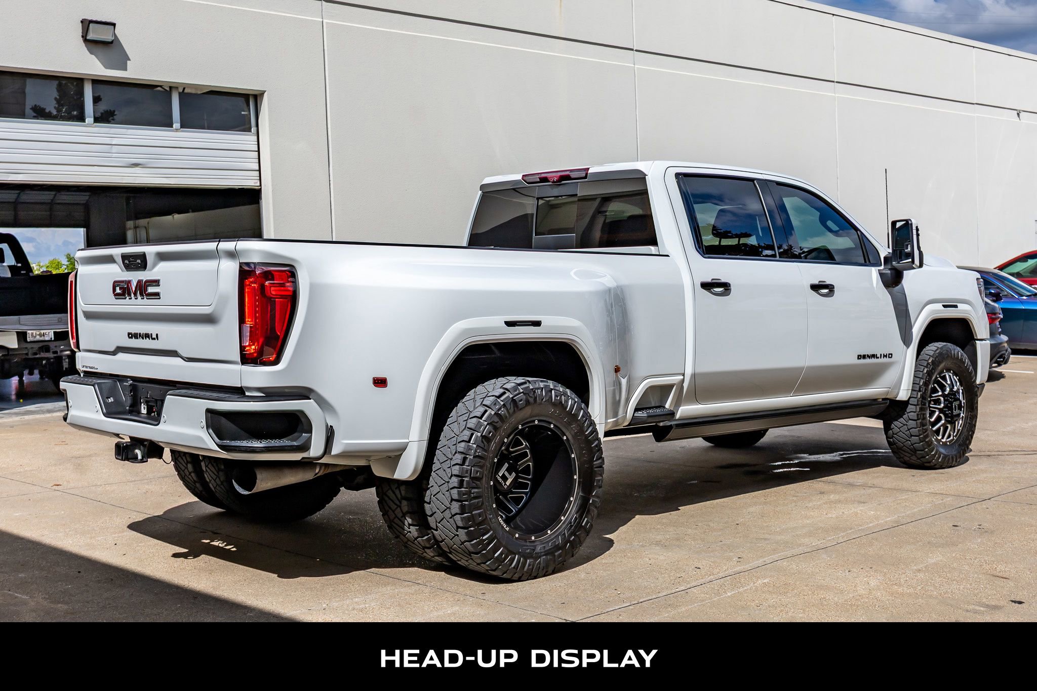 Used 2022 GMC Sierra 3500 Denali w/ Denali Ultimate Package AWD/4WD image 9