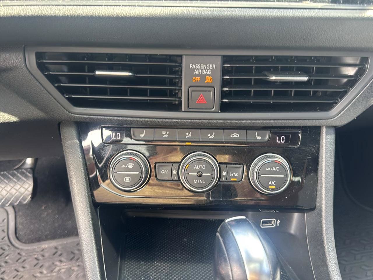 Used 2019 Volkswagen Jetta R-Line FWD image 15
