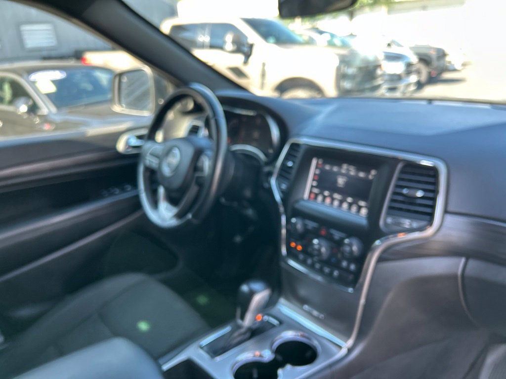 Certified 2021 Jeep Grand Cherokee Laredo AWD/4WD image 36