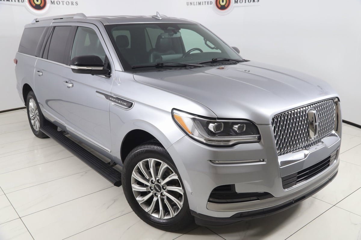 Used 2024 Lincoln Navigator L 4WD image 19