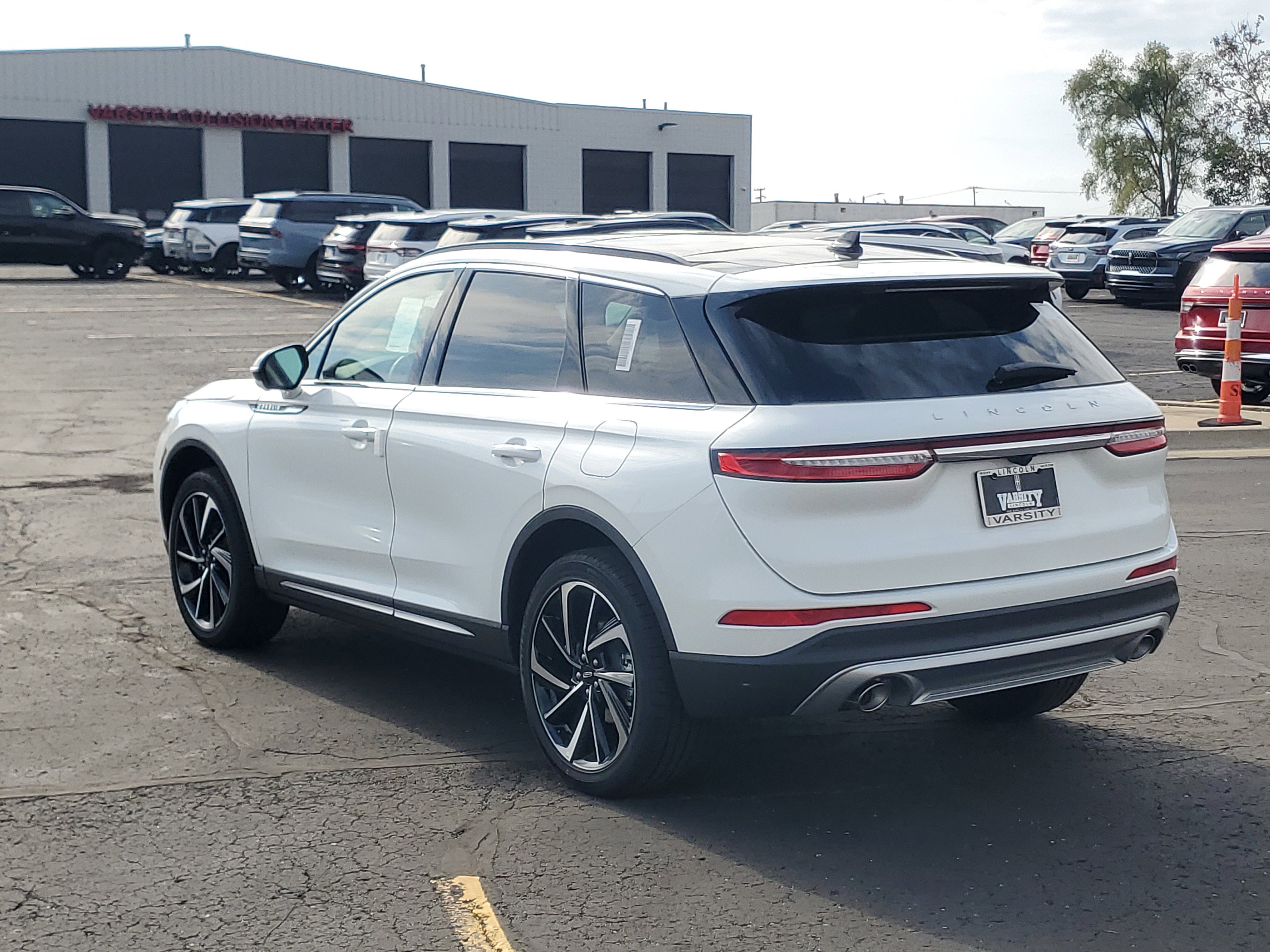 New 2026 Lincoln Corsair Reserve image 3