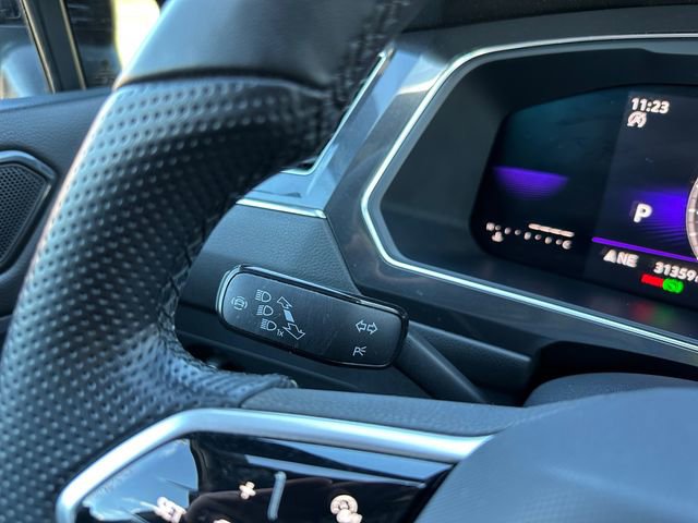 Used 2023 Volkswagen Tiguan SE R-Line image 25