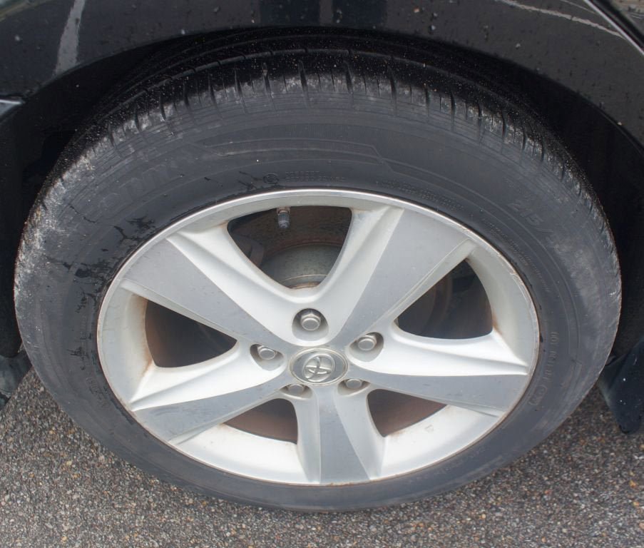 Used 2011 Toyota Camry SE w/ SE Extra-Value Pkg #1 FWD image 16