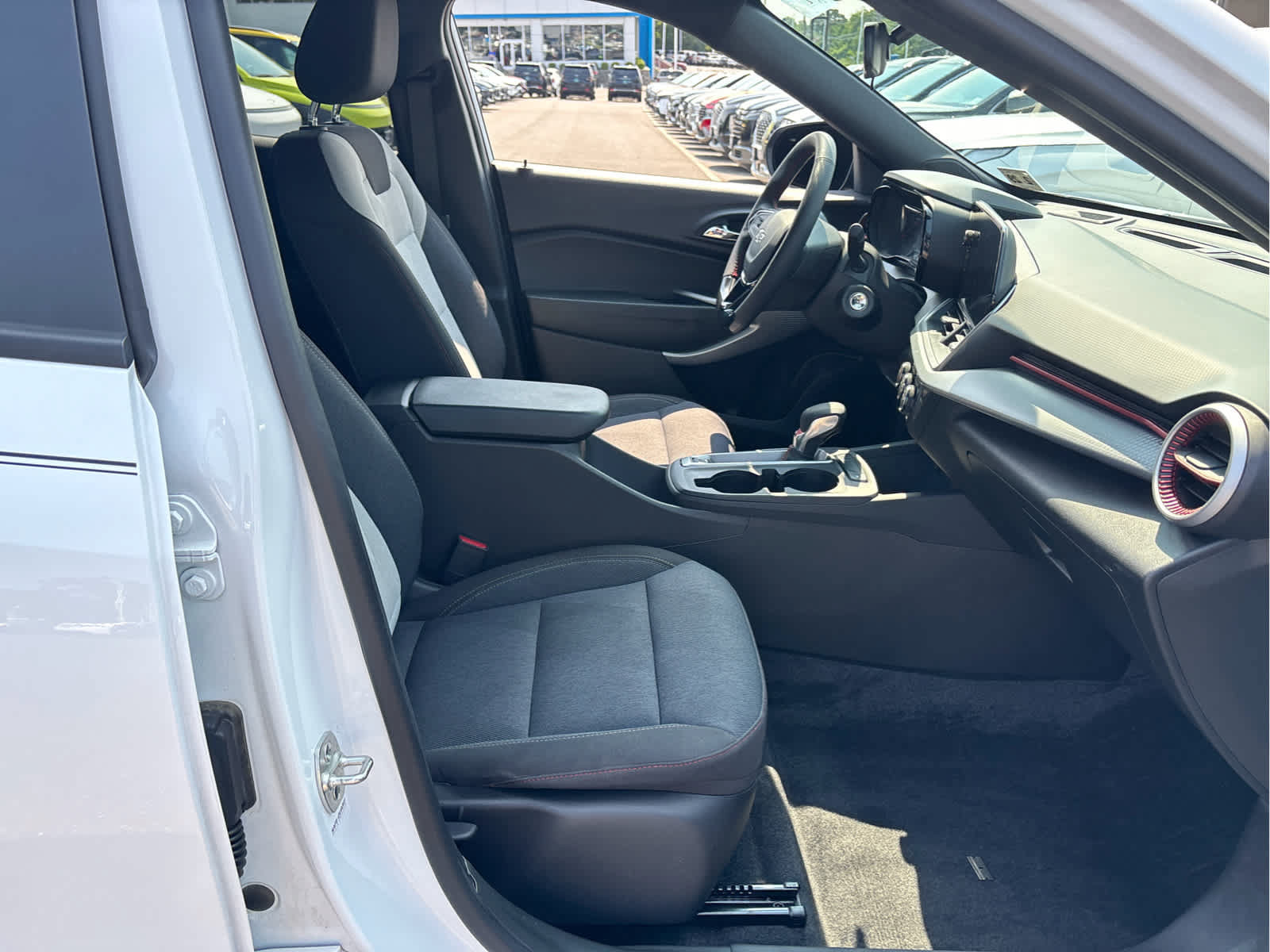 Certified 2024 Chevrolet Trax RS w/ Driver Confidence Package FWD image 21
