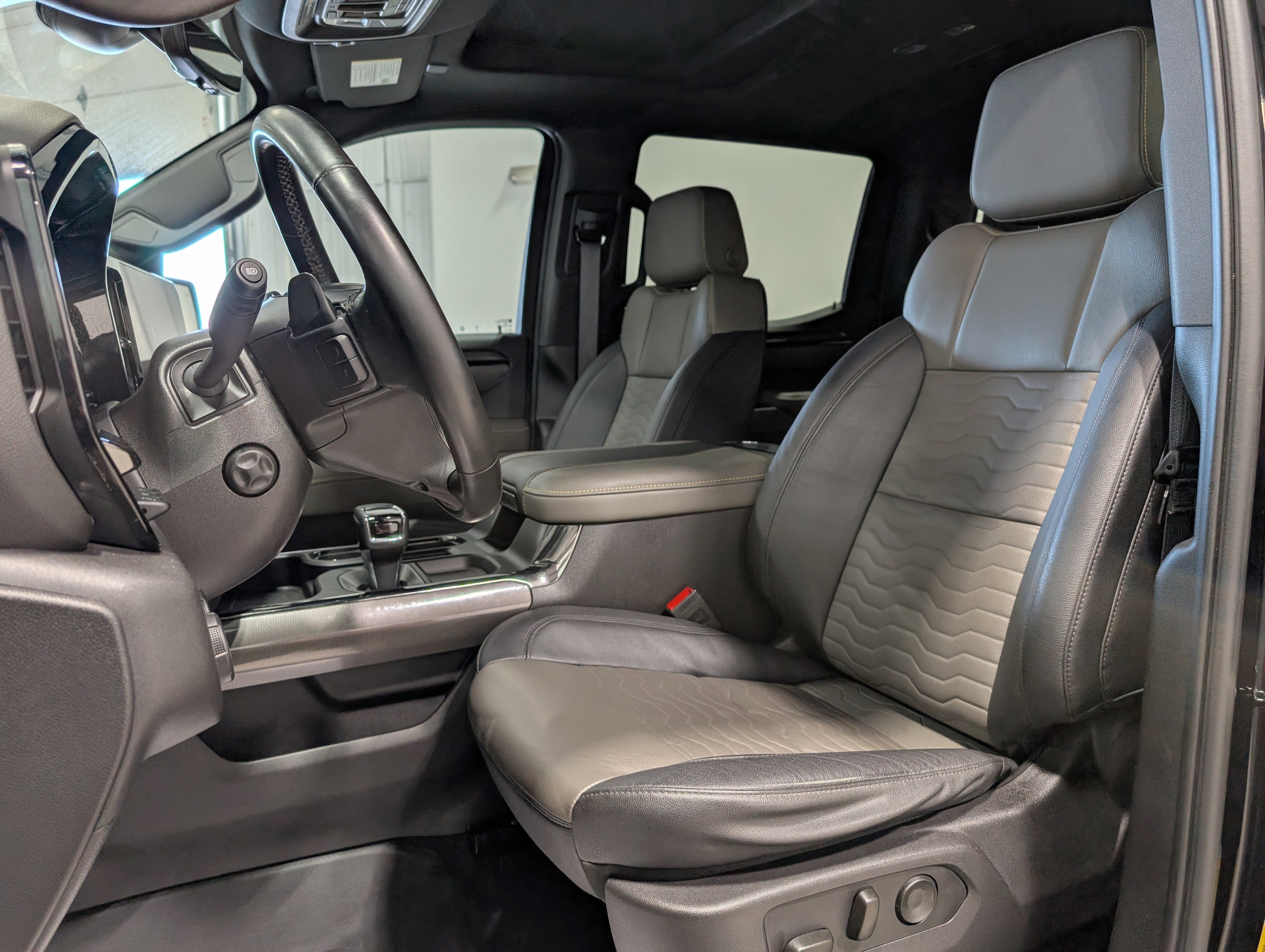 Used 2024 Chevrolet Silverado 1500 ZR2 w/ Technology Package image 19