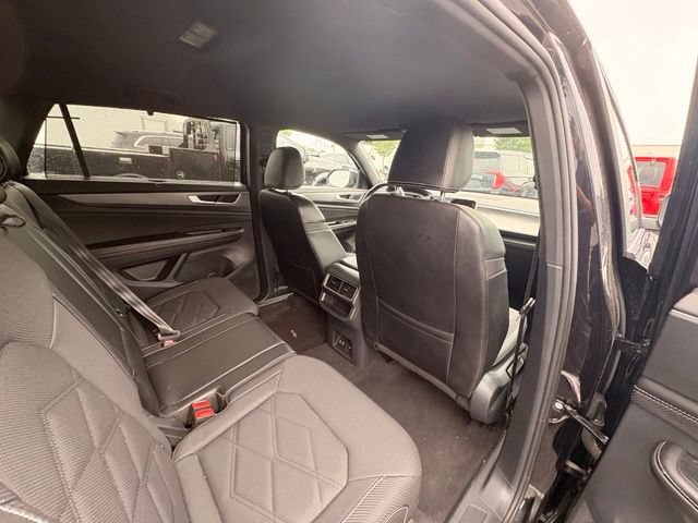 Used 2024 Volkswagen Atlas Cross Sport SE FWD image 15