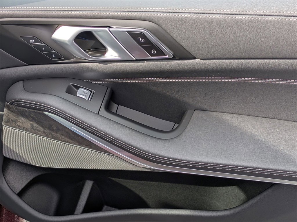 New 2025 BMW X7 xDrive40i w/ Premium Package image 15
