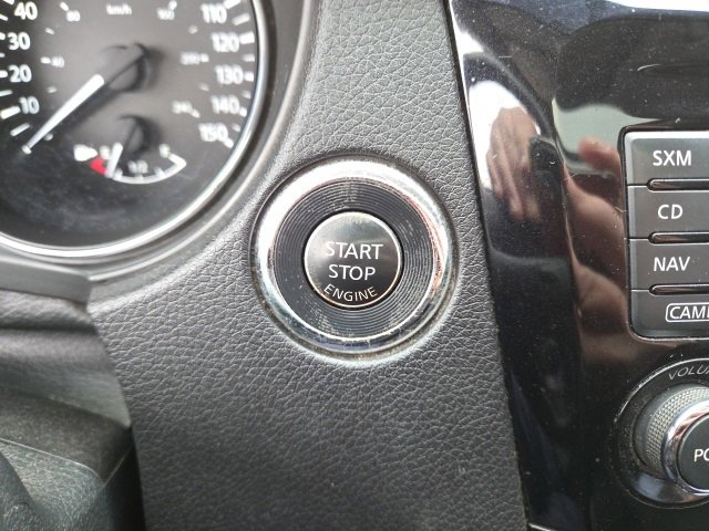 Used 2017 Nissan Rogue SV image 14