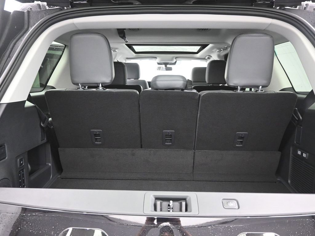 New 2025 Ford Expedition Active image 2