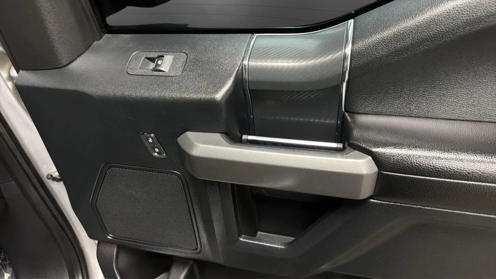 Used 2018 Ford F150 XLT w/ Equipment Group 302A Luxury AWD/4WD image 17